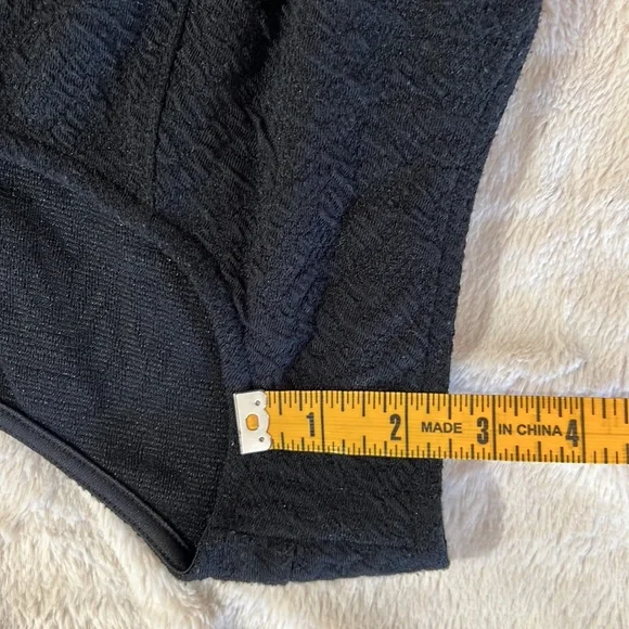 VERY Flattering, Textured LBD Eyeshadow brand. Size Large - Worn once - Picture 11 of 14